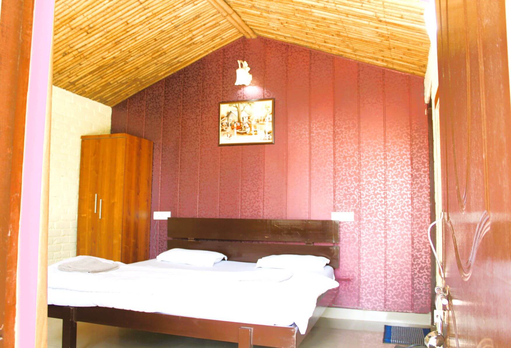 tiny pnd=g (1) We have cottages which are best for a small family. The unique thing about these cottages is that their roofs are made with bamboo which is a delight to cherish. All the cottages got the seating spaces in front of the room.